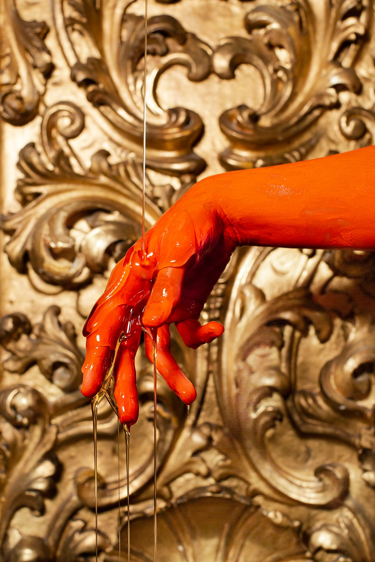 DEUS É TRANSCENDÊNCIA ATRAVÉS DO CORPO ⬤ Roxana Ionesco