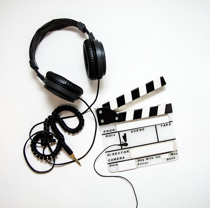 Será que o cinema nos faz pensar? Que ideias é que te aparecem depois de ver um filme? Um filme pode ser um argumento que nos convence de uma vez por todas? E vamos ver que outras perguntas nos podem aparecer quando estivermos juntos. Para pais e filhos Ficha técnica: Concebida e dinamizada por Dina Mendonça 2,65€ € - participar
