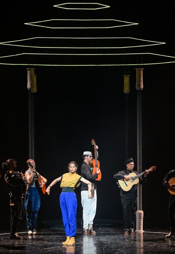https://ticketline.sapo.pt/evento/batBATE FADO JONAS & LANDERe-fado-jonas-lander-71898