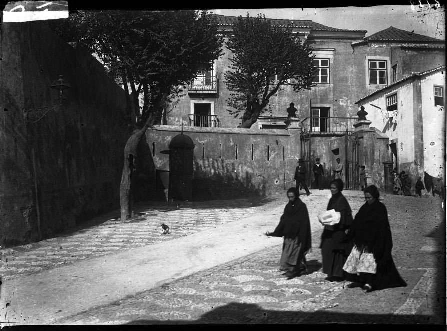 O Castelo de São Jorge e a Calçada Portuguesa