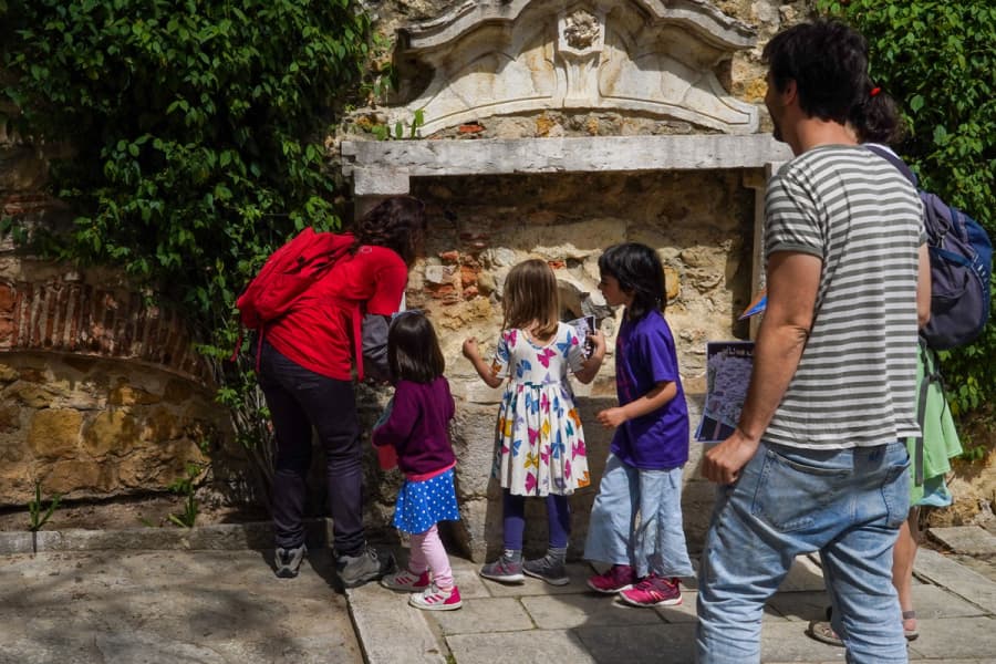 No Castelo de São Jorge convidam-se as famílias e as suas crianças para uma verdadeira caça aos ovos, no domingo de Páscoa!