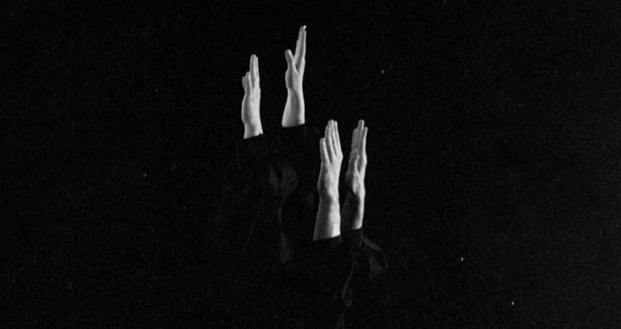 'Darktraces: on ghosts and spectral dances'