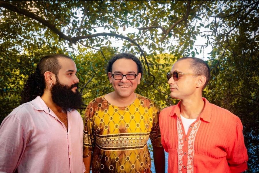 EM CANTO E POESIA (PART. BIA MARINHO)