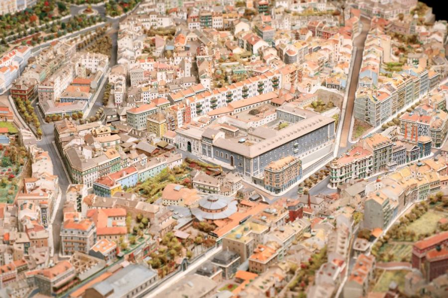 Cidade-miniatura Visita pelos comissários
