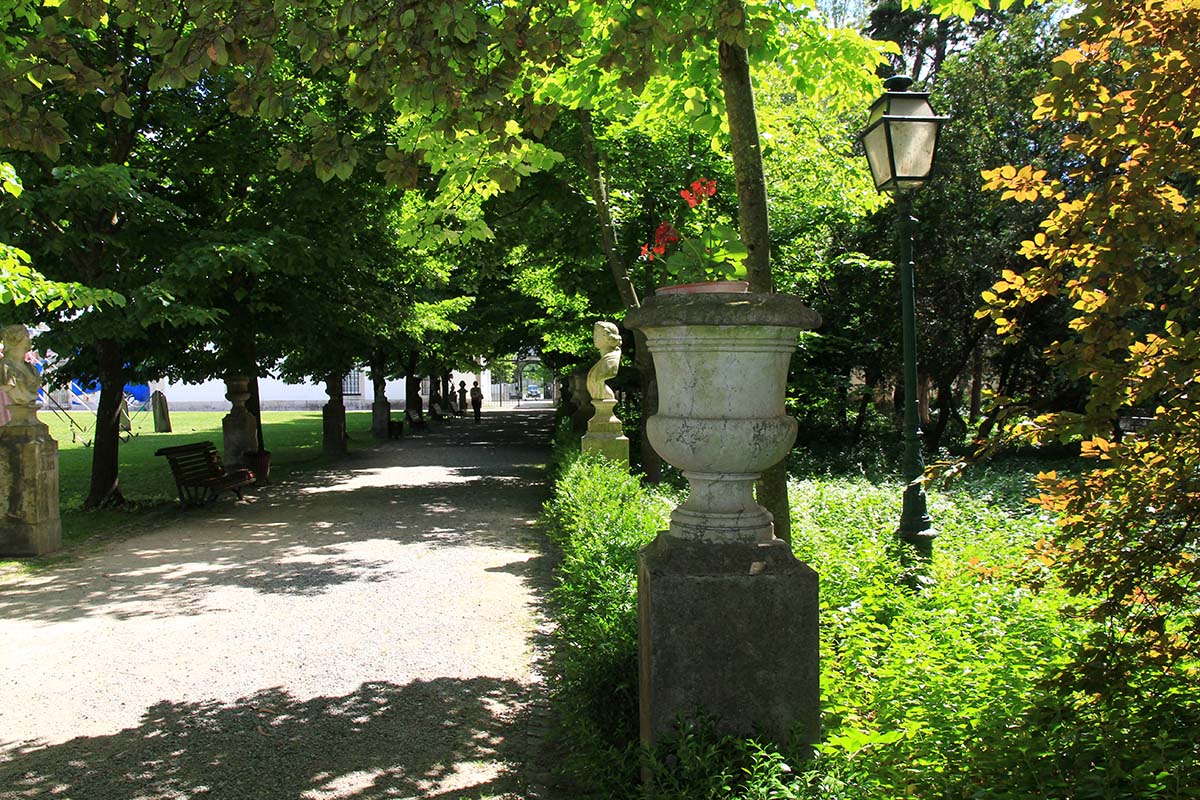 Visita botânica ao jardim do Palácio Pimenta