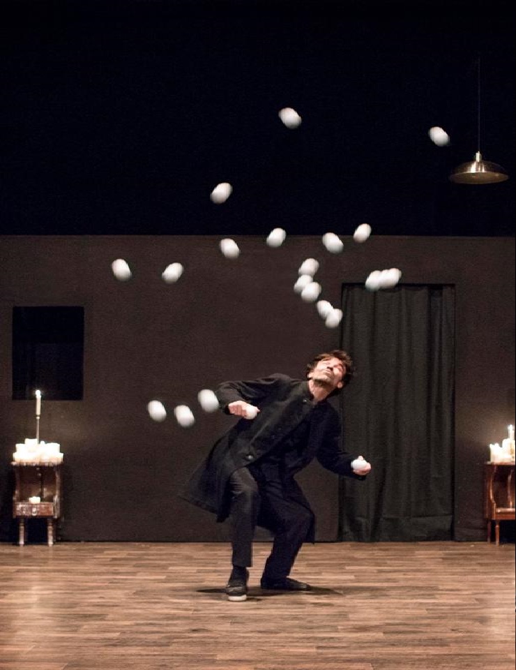 NUIT - PEÇA CURTA PARA TRÊS MALABARISTAS - T. M. JOAQUIM BENITE