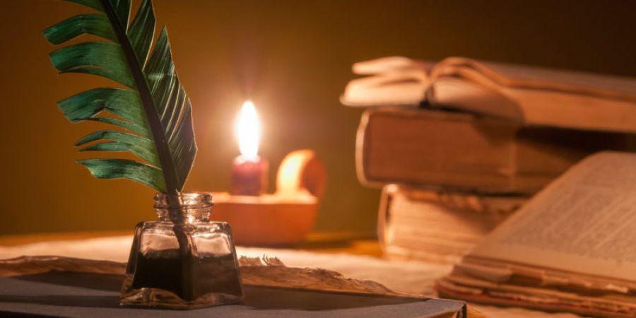 A Cossoul cede palco a mais uma edição de poetria & Co, com a recitação de poemas trazidos por Bárbara Santos, Diana Sabrosa e susana m. g. silvério. Elas, adubam a voz e semeiam nortes, curvas, outras sortes e marés, e esse é o fogo da poetria. No final, quem se atrever também a declamar poesia, de sua autoria ou de outrem, será convidado a subir ao púlpito partilhado por estas três mulheres que dançam com as palavras.