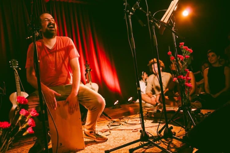 B Fachada 'Zeca, Zeca e mais Zeca!' ◌ SMUP