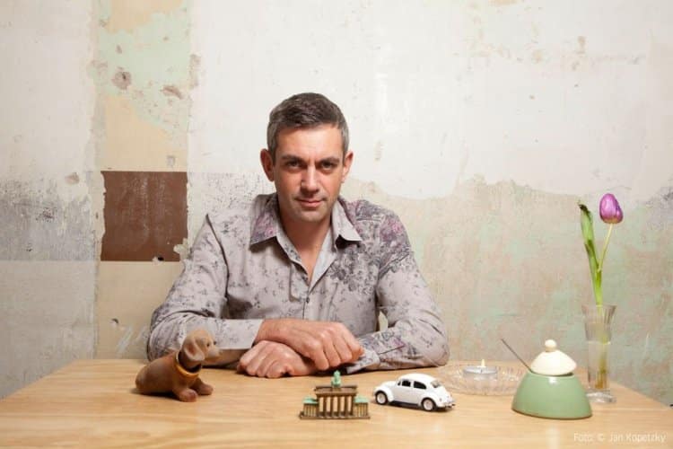 O charme discreto da ditadura o que leva pessoas a glorificar ditadores