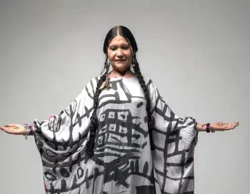 LUZMILA CARPIO Bolívia