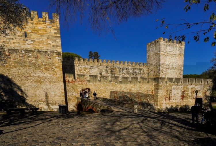 Percurso ● Lugares de uma revolução na Lisboa medieval 1383-85