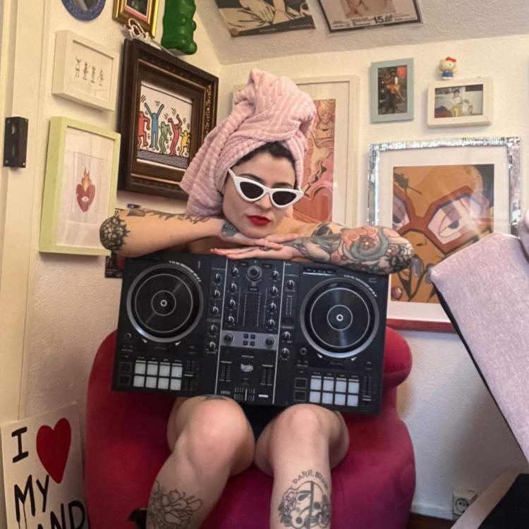 Nicolle Velcro - DJ Set
