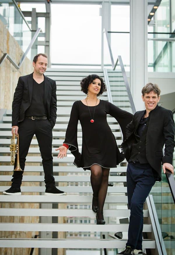 PAULA MORELENBAUM - BOSSARENOVA TRIO