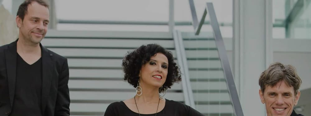 Paula Morenlenbaum Bossarenova Trio - Atlântico