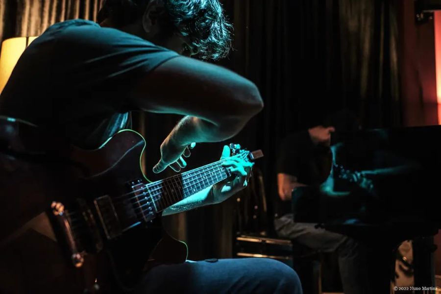 CICLO NOVAS COMPOSIÇÕES - I Concerto - Guilherme Aguiar e João Carreiro Laborious Pounding - Miguel Curado