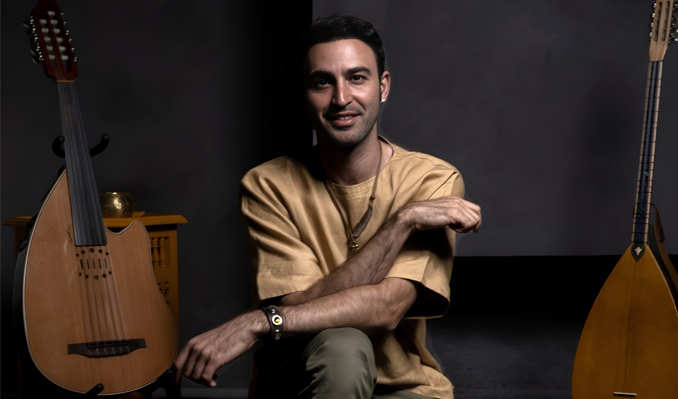 Sina Bathaie ao Vivo em Lisboa – Tradição Persa e Electrónica Contemporânea no Capitólio
