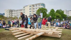 Damoclès – Espetáculo Participativo de Novo Circo no Largo do Intendente