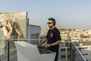HF Fénix Music Celebra 10.º Aniversário com Concertos e DJ Sets no Rooftop e Lobby