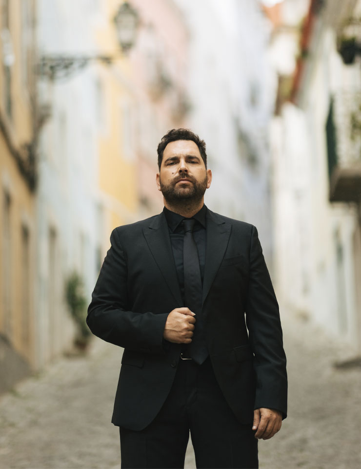 Marco Rodrigues canta Carlos do Carmo - Há Fado no Cais