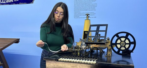 Oficina “Código Famílias – Tocar piano e falar inglês” na Fundação Portuguesa das Comunicações