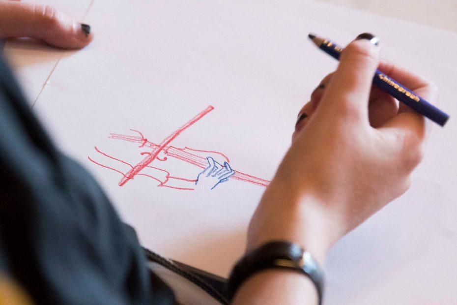 Music Sketching: desenhar a orquestra em ensaio ao vivo