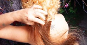 Performance – Mandakí, Larie