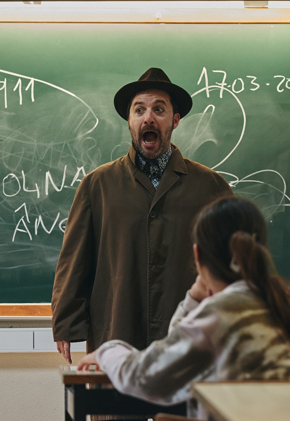 O Pior Professor do Mundo dá aula excêntrica no Jardim do Bombarda