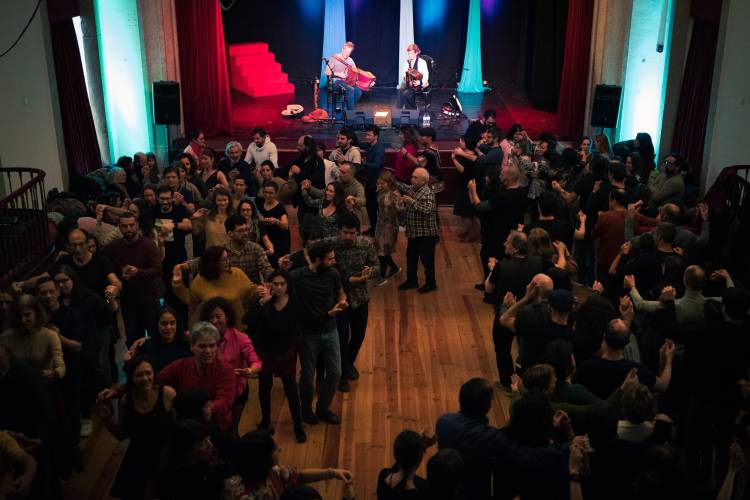 Tradballs celebra 21 anos com dia inteiro de dança e música no Teatro da Luz