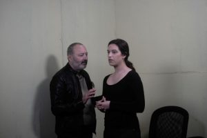 “Um Interrogatório” expõe o jogo do poder e da verdade no Teatro Paulo Claro 