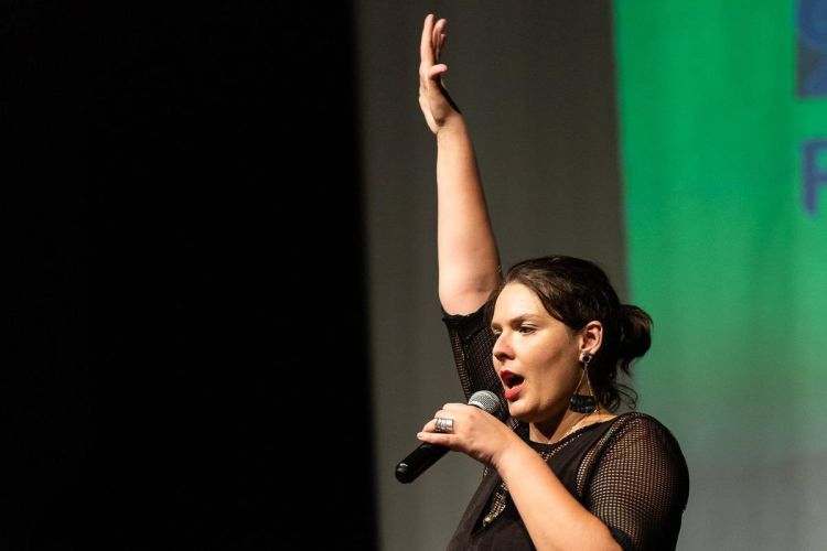 DUO Festival transforma Lisboa num palco de poesia, performance e encontro entre linguagens