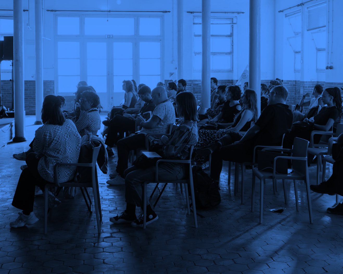 MIL Cultura e Política estreia novo formato em Lisboa com debates, cinema e música na Casa Capitão