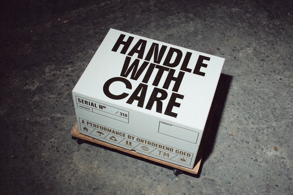“Handle with Care” em Lisboa: teatro imersivo numa caixa transforma o público em protagonista no Palco da Sala Principal