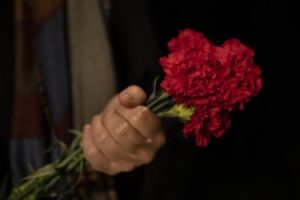 “É preciso não esquecer!” – Teatro Contra-Senso revive o 25 de Abril no Auditório Fernando Pessa