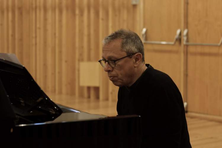 Mário Laginha apresenta ‘Retorno’ em piano solo no Cinema São Jorge