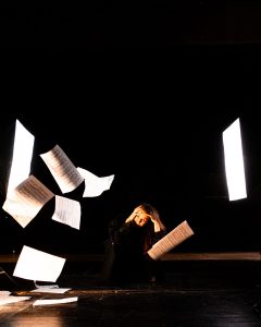 “Ninguém Morre a Cantar” questiona a ópera e as suas heroínas no Teatro da Comuna em Lisboa