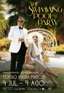 “Swimming Pool Party” transforma o Teatro Maria Matos num mistério irreverente entre crime, humor e decadência social