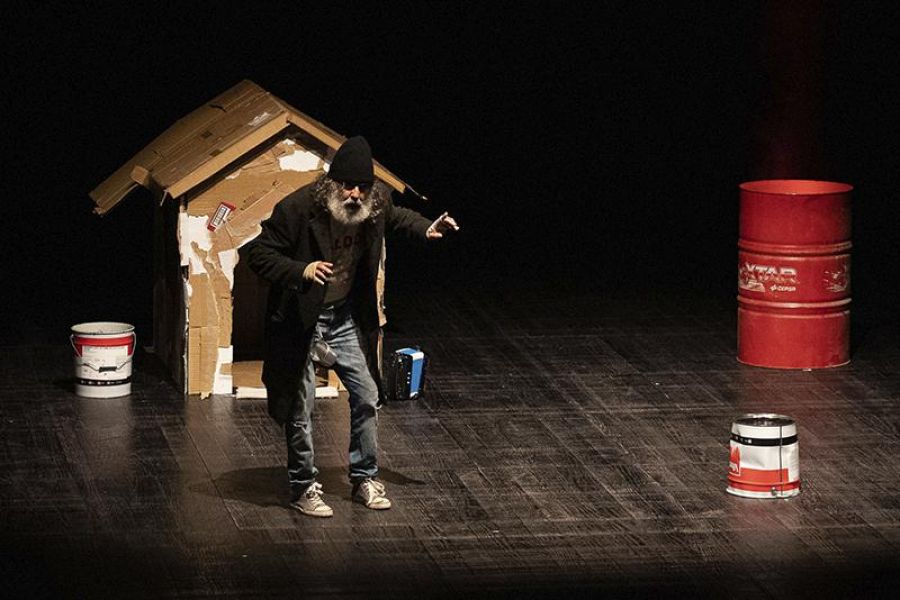 Comédia absurda e corrosiva chega ao Teatro Taborda: “Vocês viram o meu cão?” promete riso, crítica e surrealismo em Lisboa