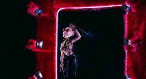 Cabaret Love – HEN em Lisboa: Marioneta provocadora e livre regressa ao São Luiz Teatro Municipal em espetáculo único de amor e identidade