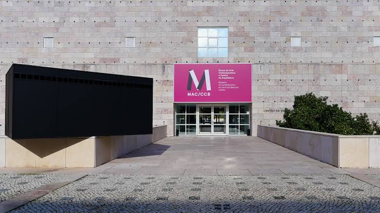 Entrada do MAC/CCB no Centro Cultural de Belém, em Lisboa